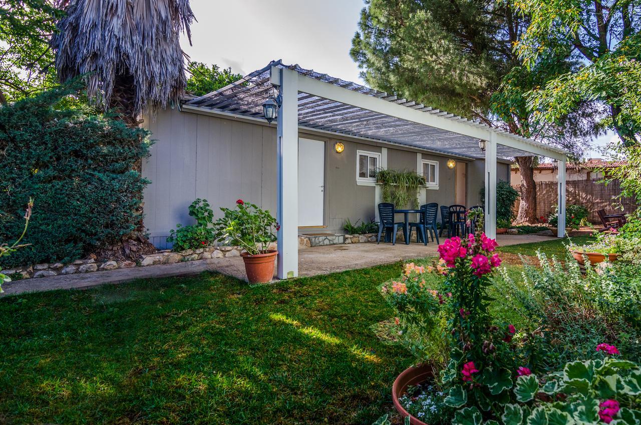 Orna'S Corner Bed & Breakfast Yuval ภายนอก รูปภาพ